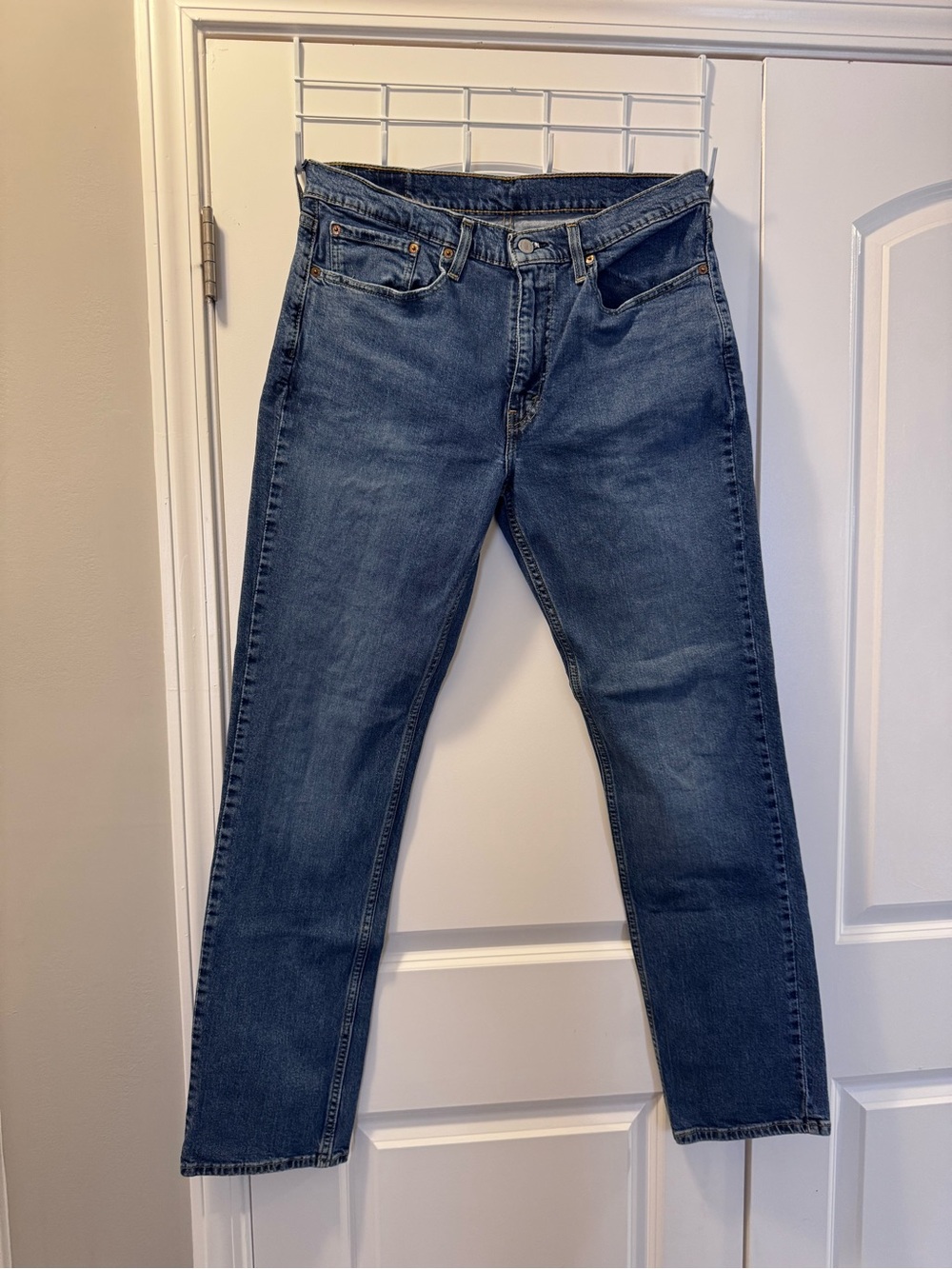 Levi's Straight Men's Jeans - Classic Blue Denim